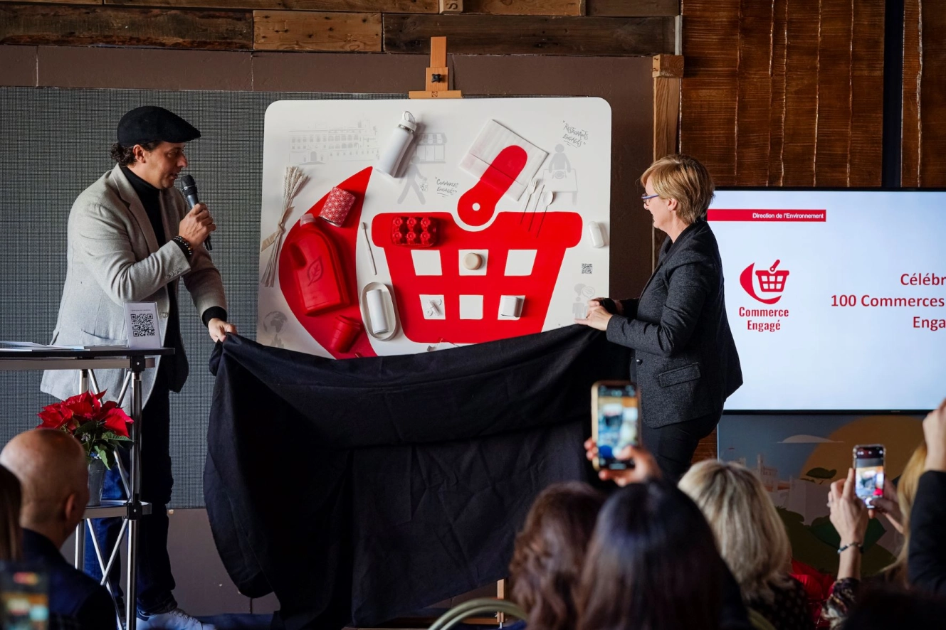 Dévoilement oeuvre 100 commerces